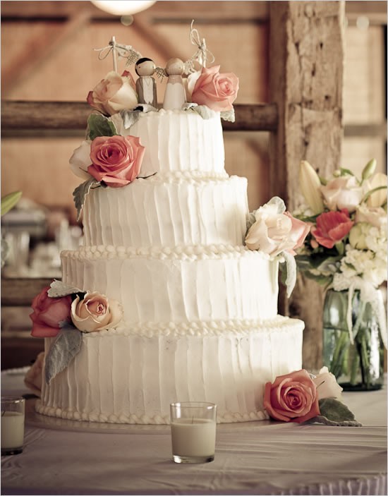 Photo:  simple chic wedding cake